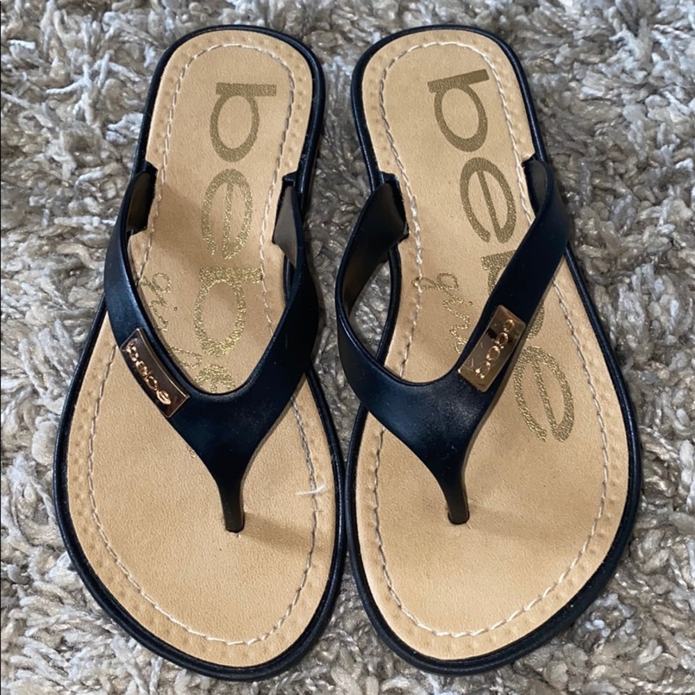 Like New 🌈 Bebe girls flip flop size 11/12